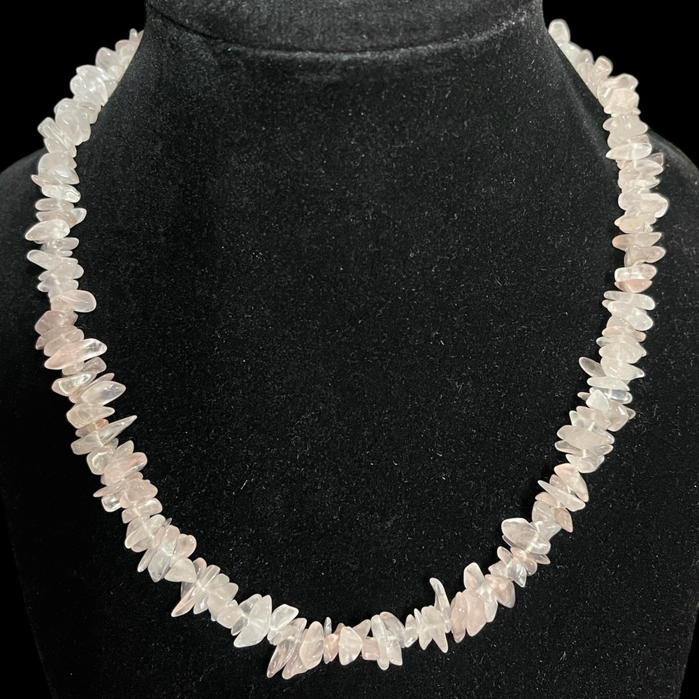Pink Quartz Chip Necklace w Barrel Clasp